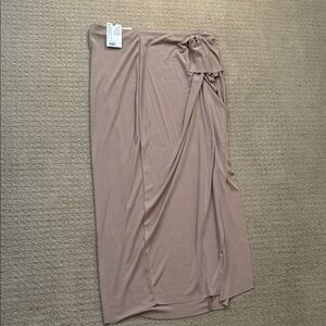 H&M NWT Size Large Elegant Tan Women's Lightweight Elastic Waist Skirt